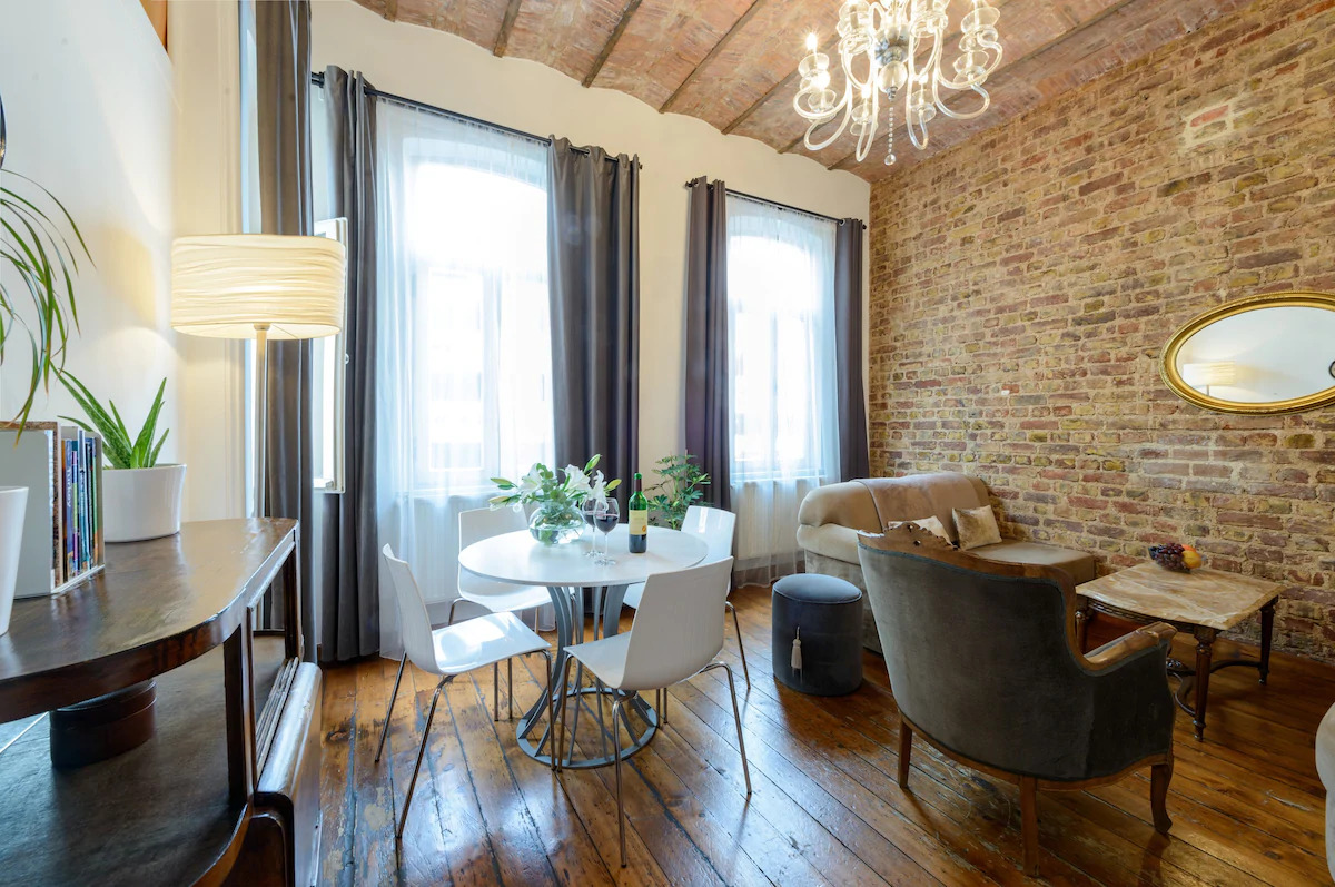 Istanbul apartment for rent - corporate housing for business travellers - two bedroom with garden in centre near Galata Tower, Beyoglu